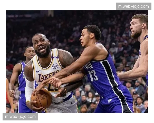 湖人三巨头持球创造多样性 关键时刻对手难以针对性防守 湖人三巨头持球创造多样性 关键时刻对手难以针对性防守